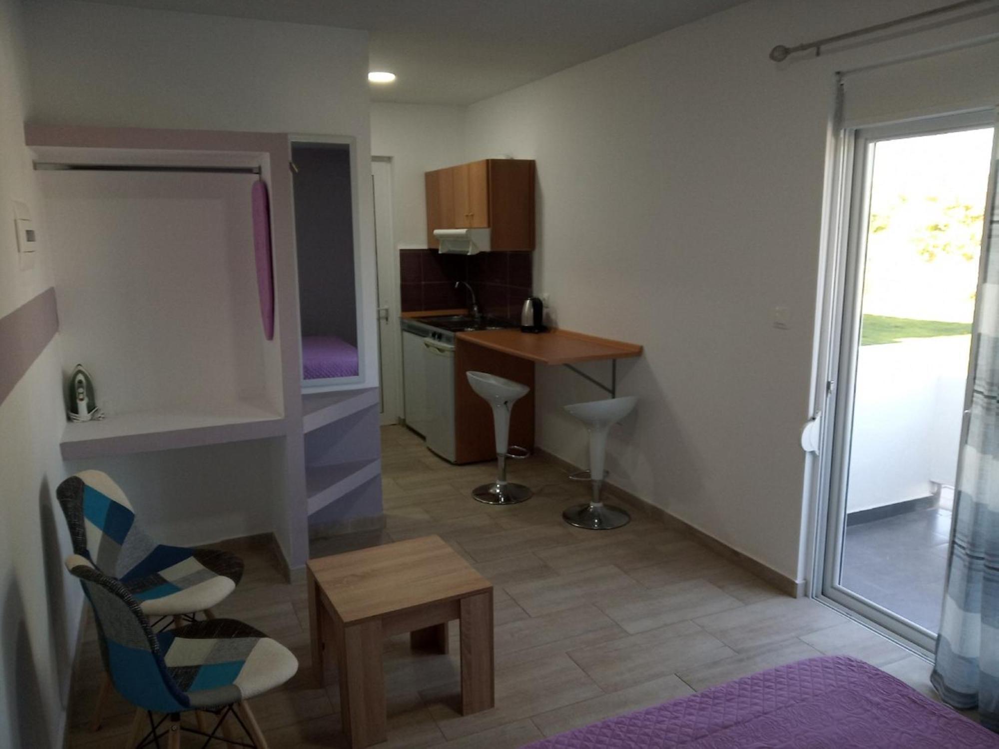 פליראקי Toulas Studios & Apts No2 מראה חיצוני תמונה