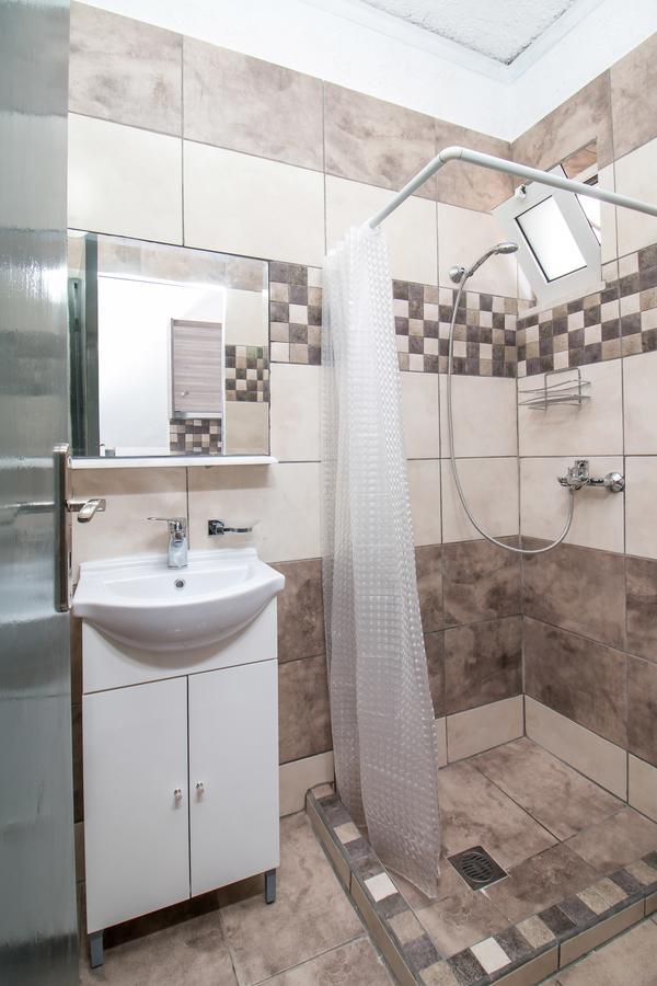 פליראקי Toulas Studios & Apts No2 מראה חיצוני תמונה