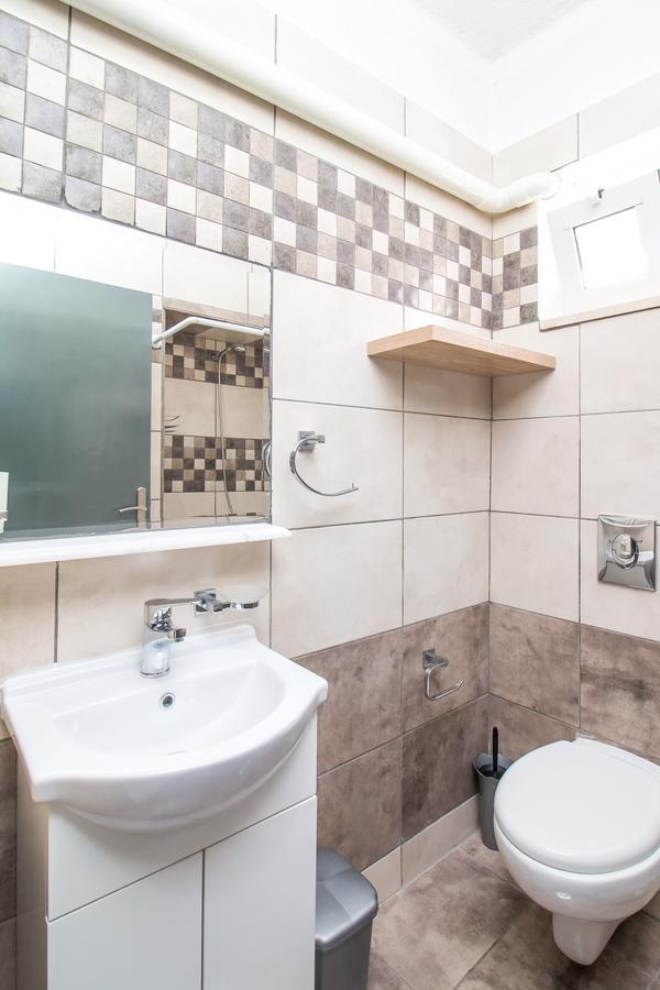 פליראקי Toulas Studios & Apts No2 מראה חיצוני תמונה