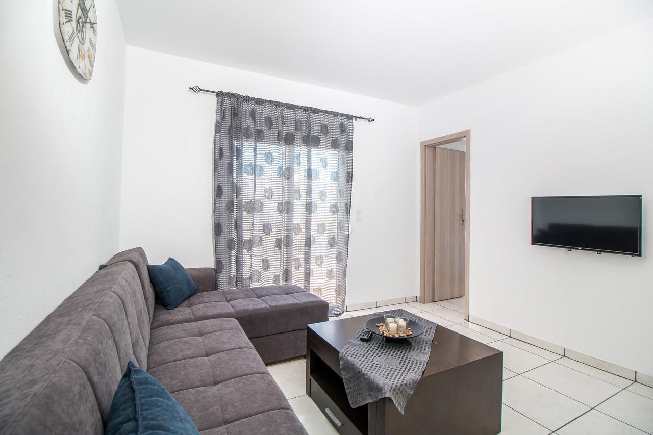 פליראקי Toulas Studios & Apts No2 מראה חיצוני תמונה